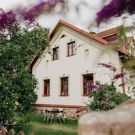 Hotel Restaurant A Penzion Na Cechach Korouhev Exteriér fotografie