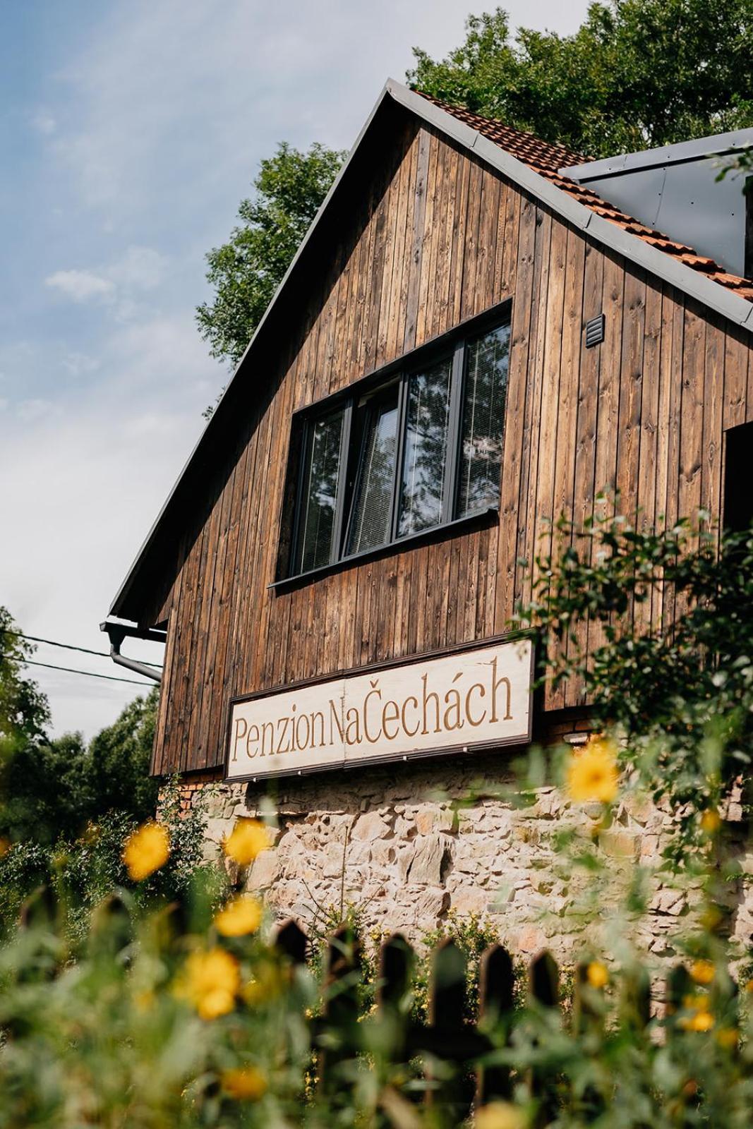 Hotel Restaurant A Penzion Na Cechach Korouhev Exteriér fotografie